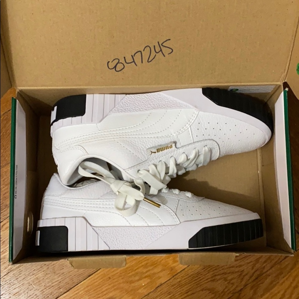 Women puma only worn 1 time